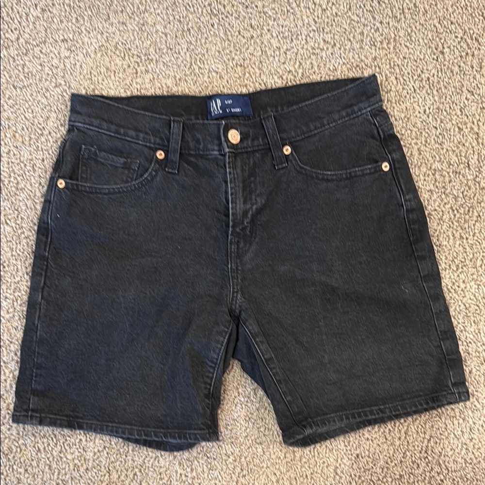 GAP Black Wash Denim 5” Shorts Size 4/27